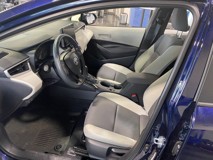 Used 2025 Toyota Corolla LE w/ LE Premium Package FWD image 14