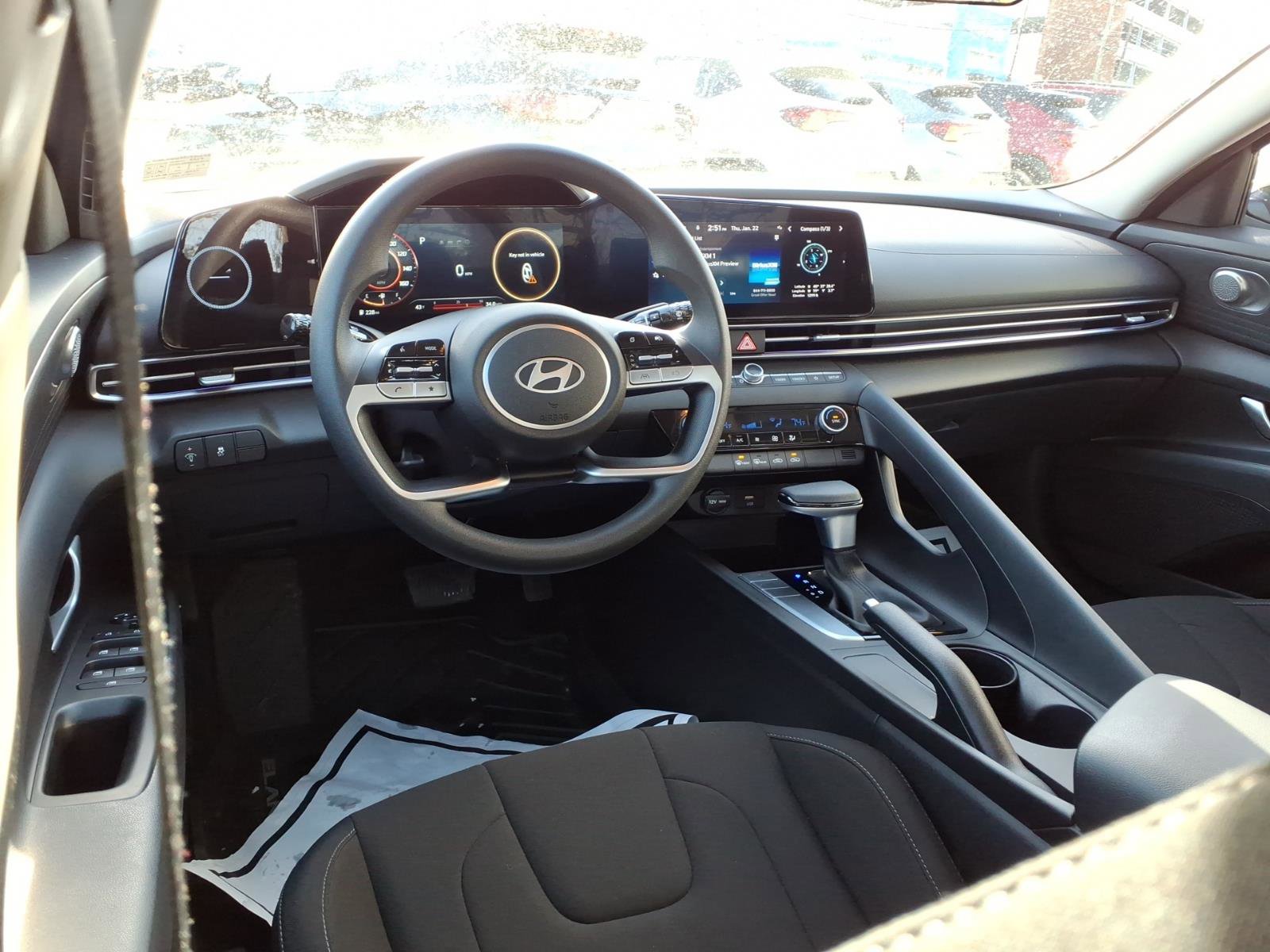 Used 2024 Hyundai Elantra SEL image 16