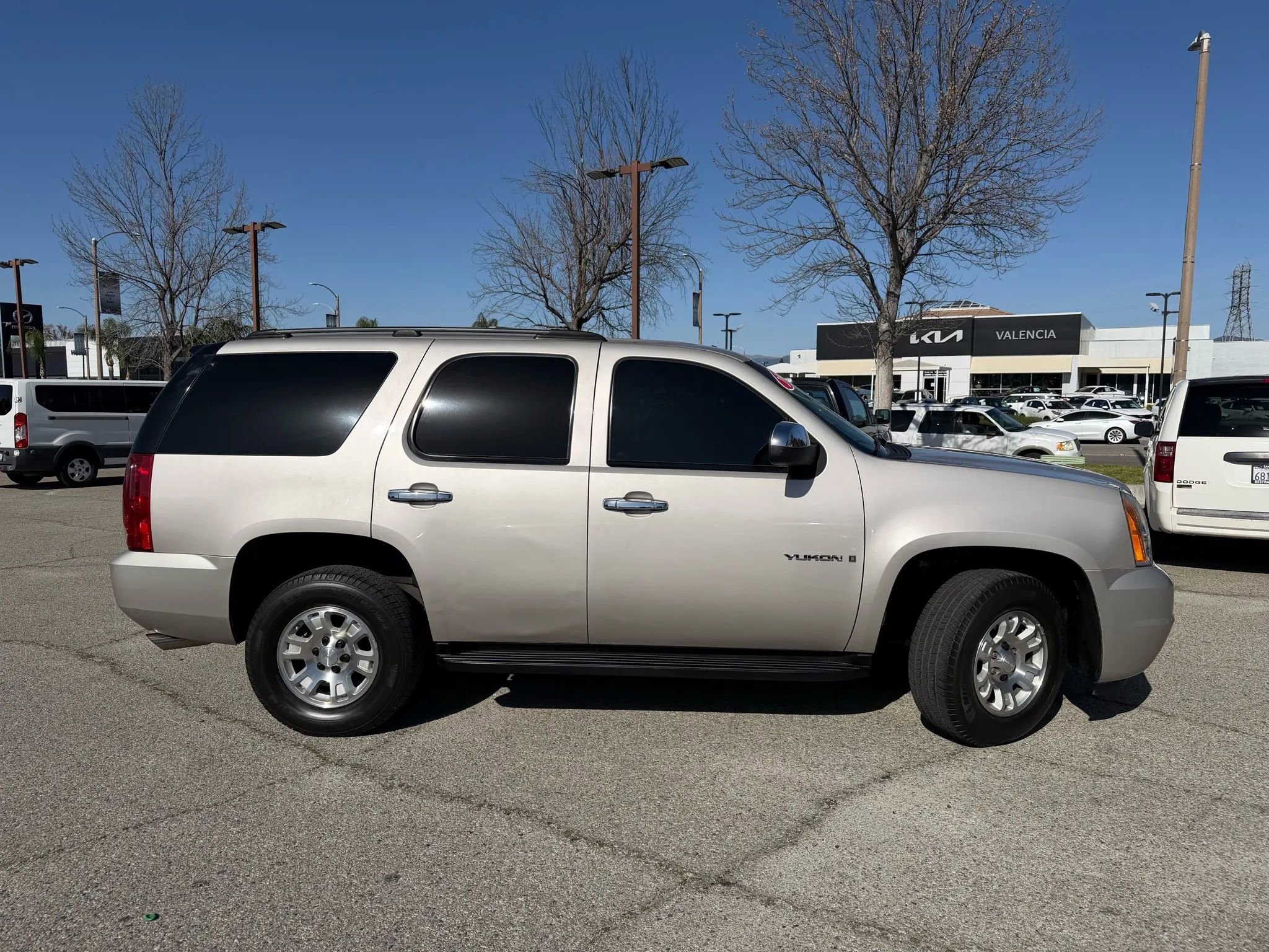 Used 2007 GMC Yukon SLE image 2