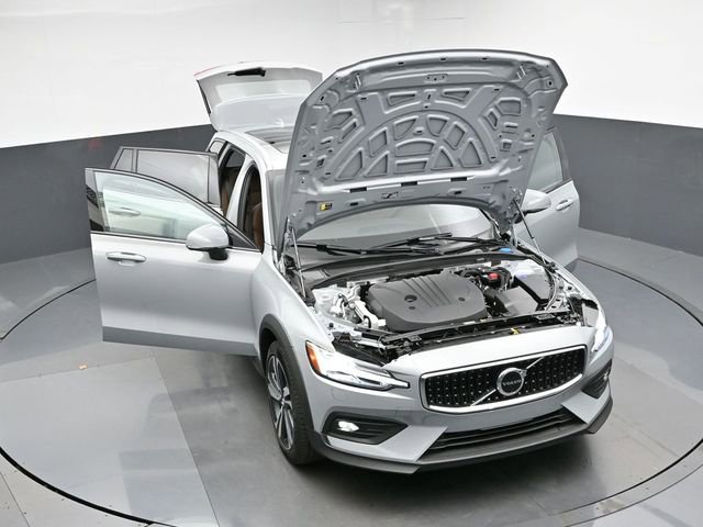 New 2026 Volvo V60 B5 Cross Country Plus w/ Protection Package Premier image 50