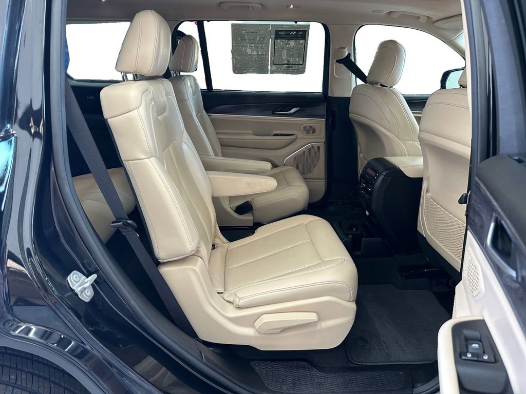 Used 2021 Jeep Grand Cherokee L Limited w/ Luxury Tech Group II image 18