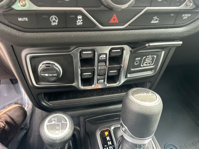 New 2025 Jeep Gladiator Sport image 26