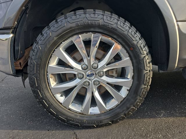 Used 2016 Ford F150 Lariat w/ Equipment Group 502A Luxury AWD/4WD image 9