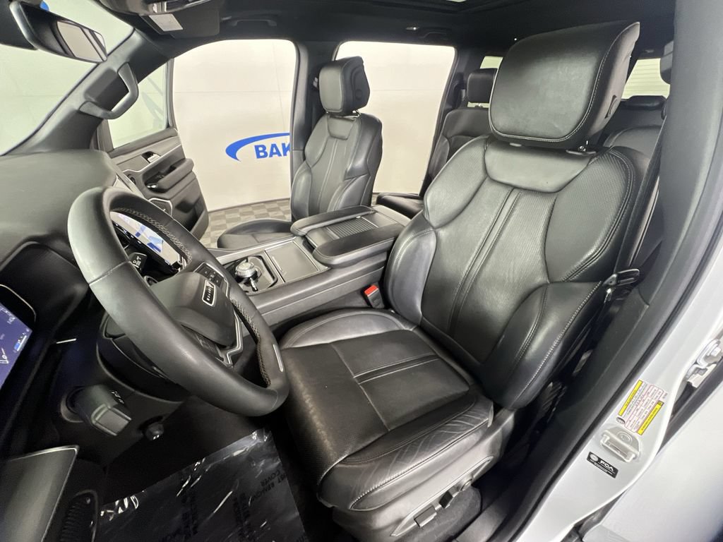 Used 2023 Jeep Wagoneer Series II AWD/4WD image 21