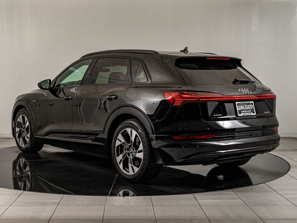 Used 2022 Audi e-tron Premium w/ Convenience Plus Package image 7