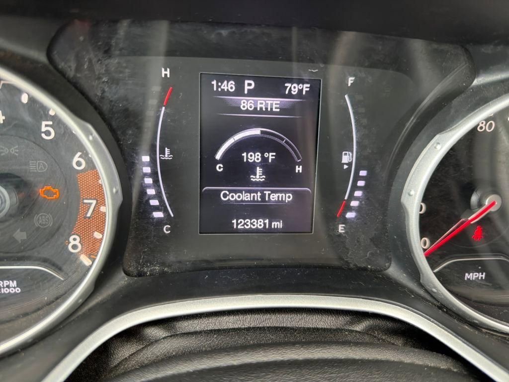 Used 2020 Jeep Compass Latitude image 10