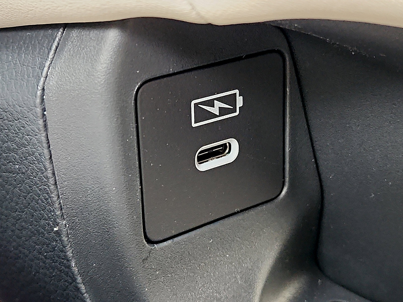 Certified 2026 Honda HR-V LX image 24