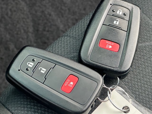 Certified 2025 Toyota RAV4 XLE AWD/4WD image 22