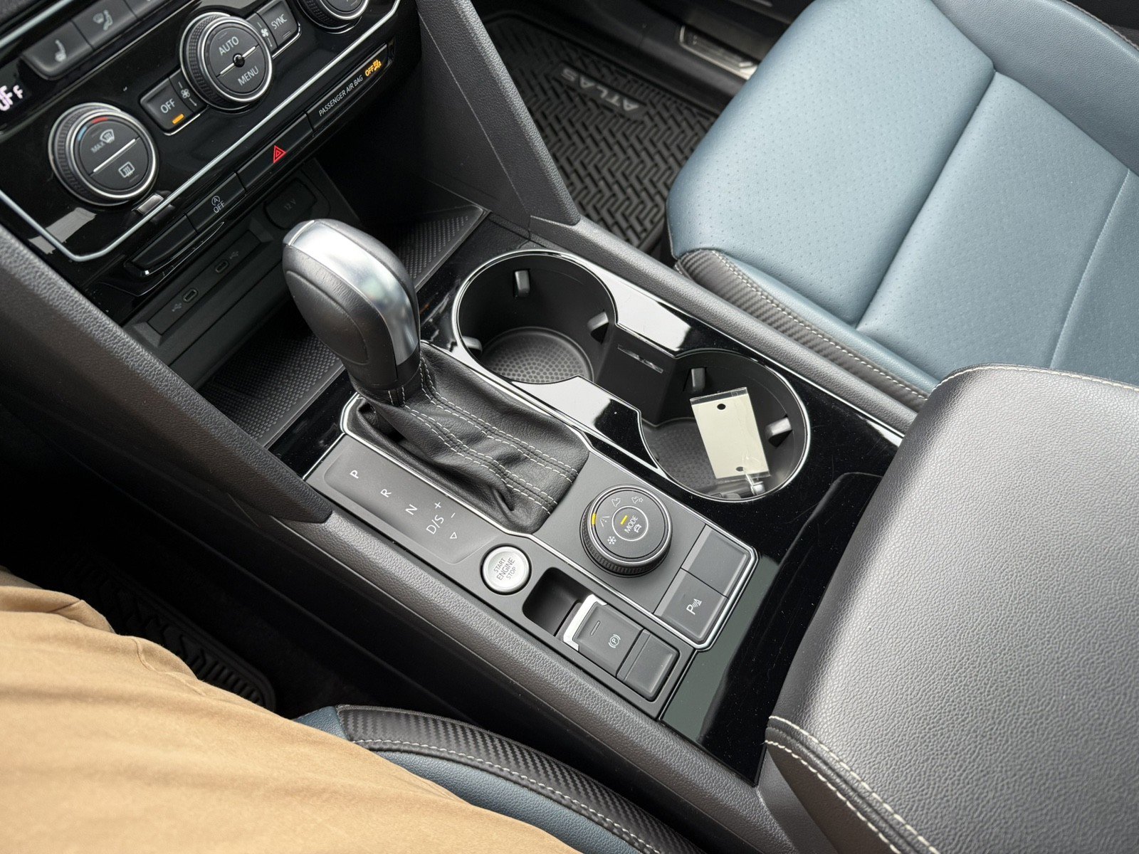 Used 2021 Volkswagen Atlas Cross Sport SEL image 19