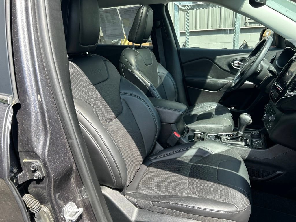 Certified 2019 Jeep Cherokee Limited AWD/4WD image 39