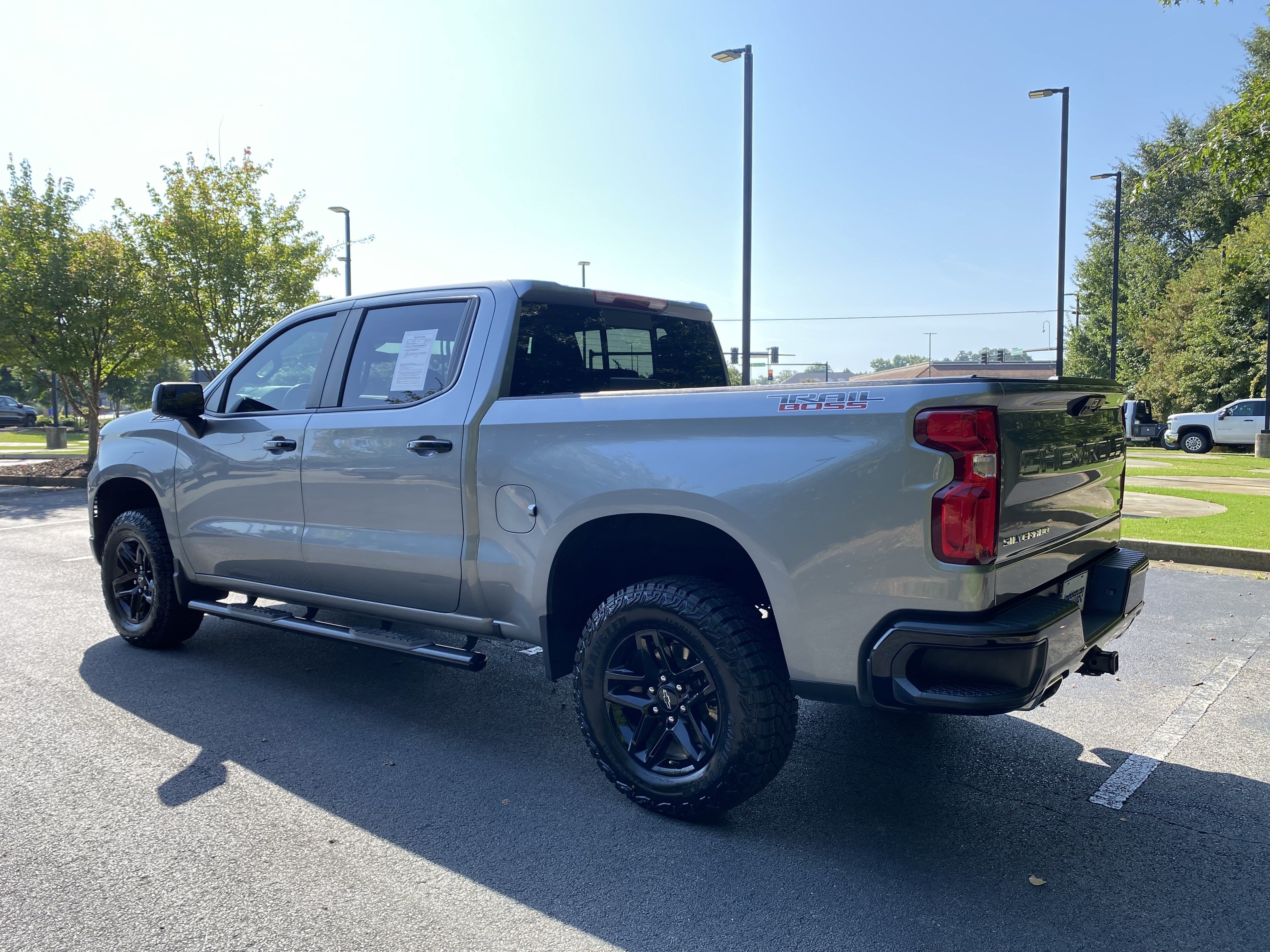 Used 2024 Chevrolet Silverado 1500 LT Trail Boss w/ Convenience Package II AWD/4WD image 7