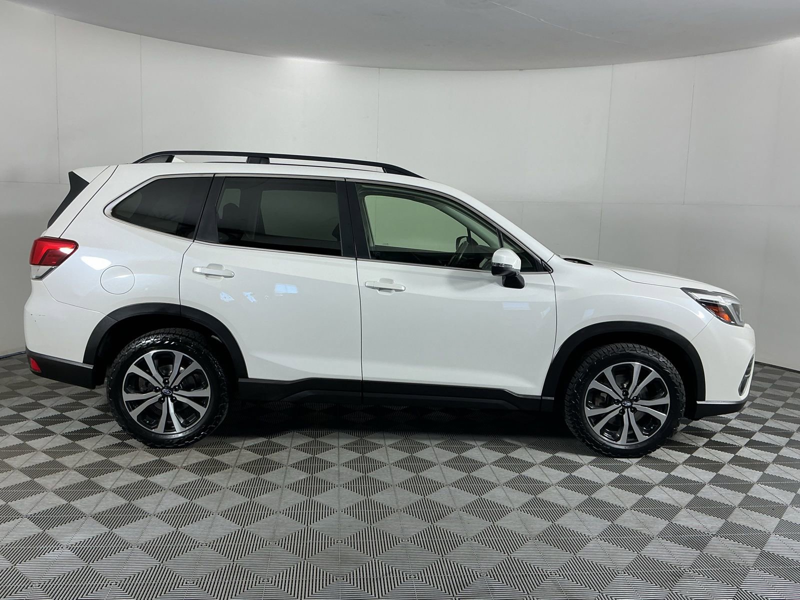 Used 2019 Subaru Forester Limited w/ Popular Package #3 image 8