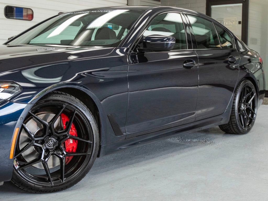 Used 2022 BMW M550i xDrive w/ Dynamic Handling Package image 14