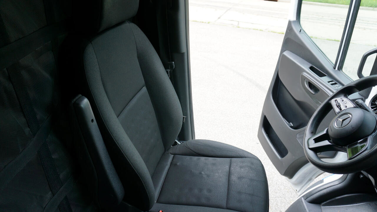 Used 2020 Mercedes-Benz Sprinter 2500 image 20