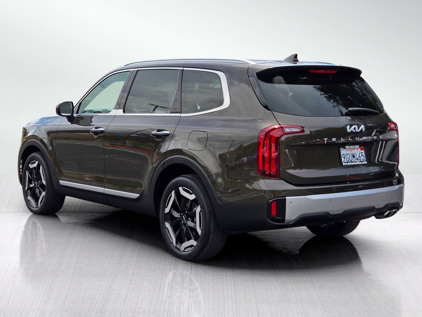 Certified 2023 Kia Telluride S FWD image 6