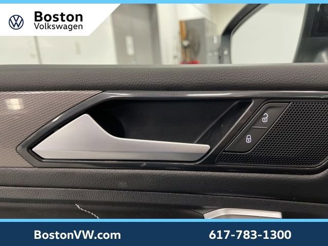 Used 2024 Volkswagen Tiguan SE w/ Panoramic Sunroof Package image 28