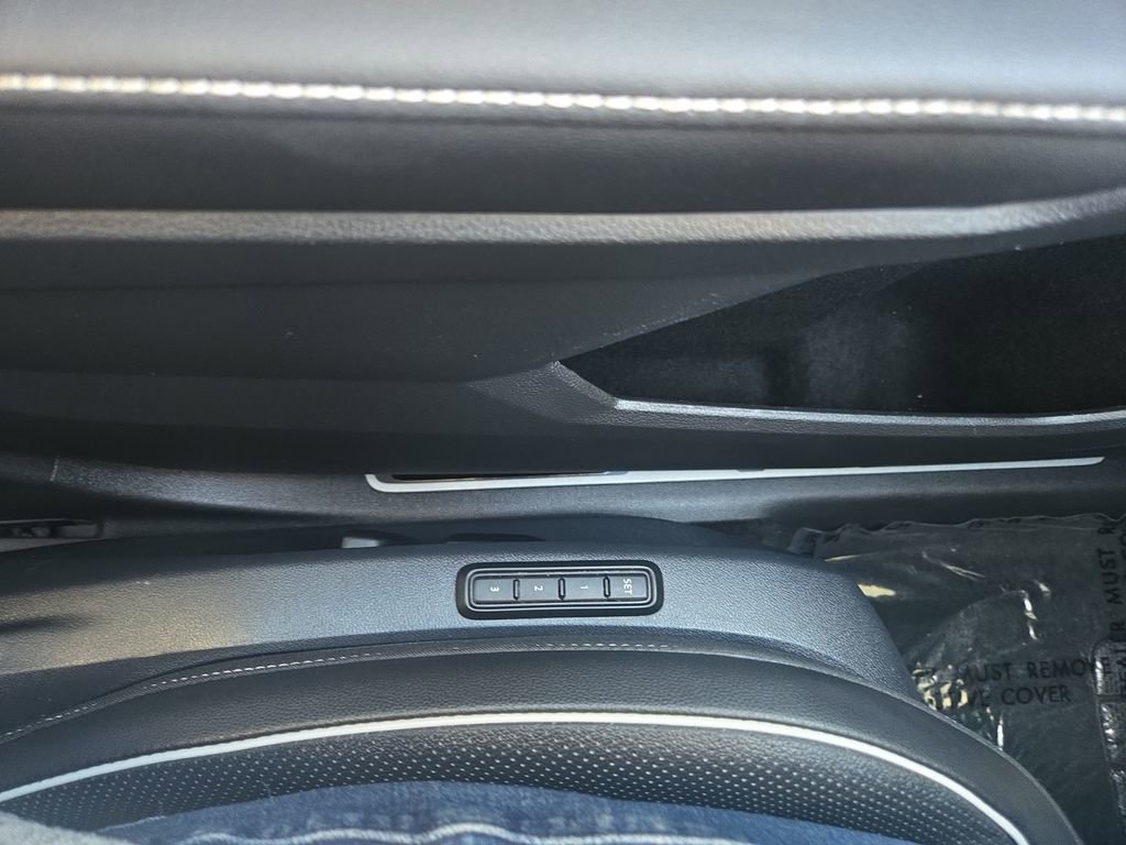 Used 2024 Volkswagen Tiguan SEL R-Line image 25