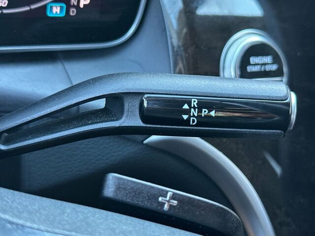 Used 2025 Mercedes-Benz GLC 350e 4MATIC image 26