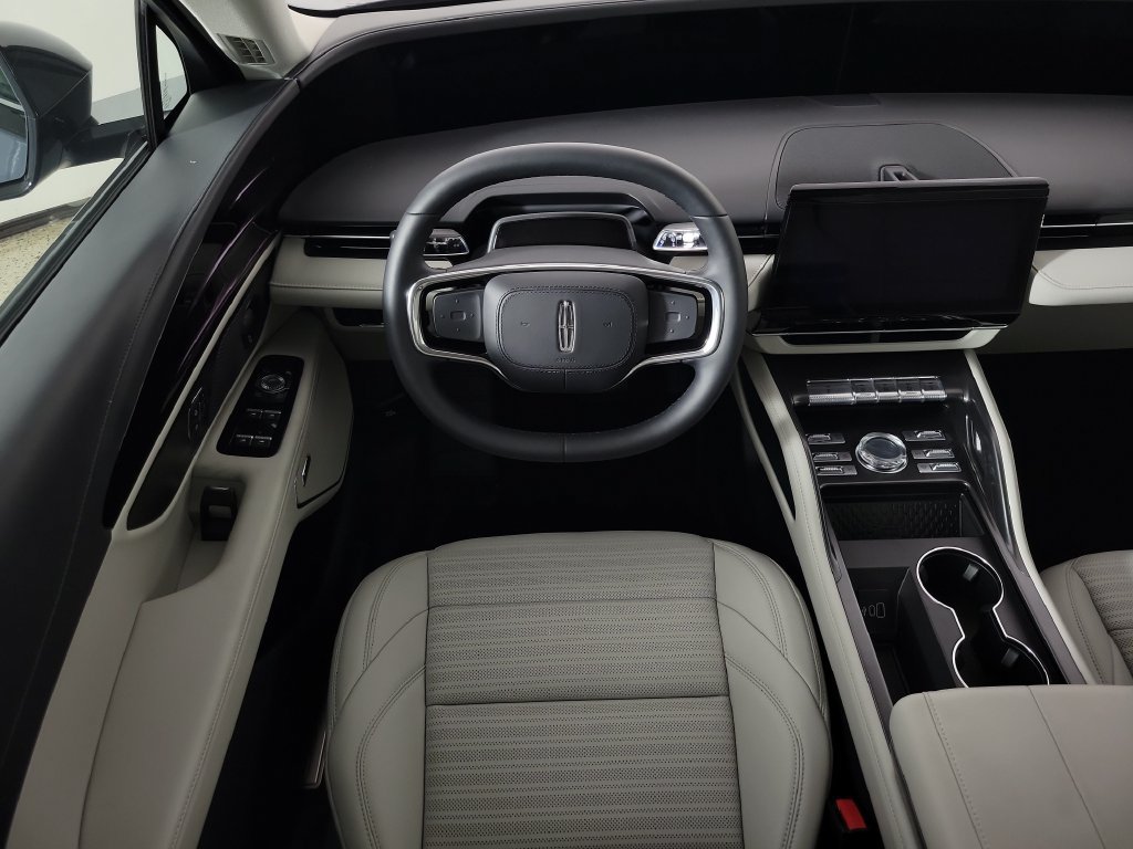 New 2026 Lincoln Nautilus Reserve AWD/4WD image 10