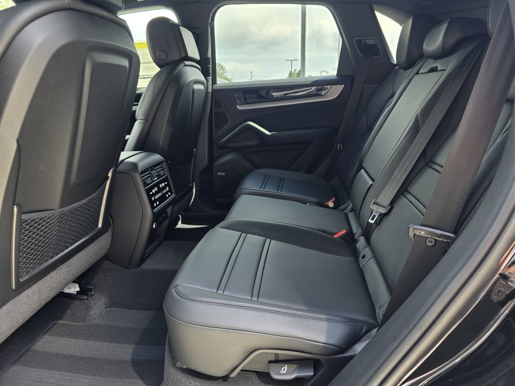 New 2026 Porsche Cayenne E-Hybrid AWD/4WD image 17