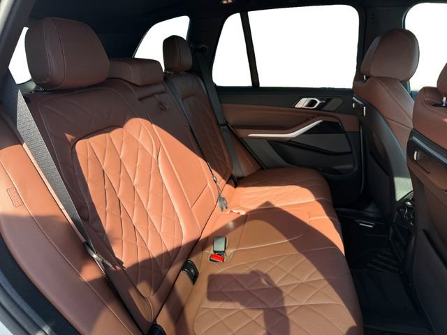 New 2026 BMW X5 xDrive40i w/ M Sport Package AWD/4WD image 24