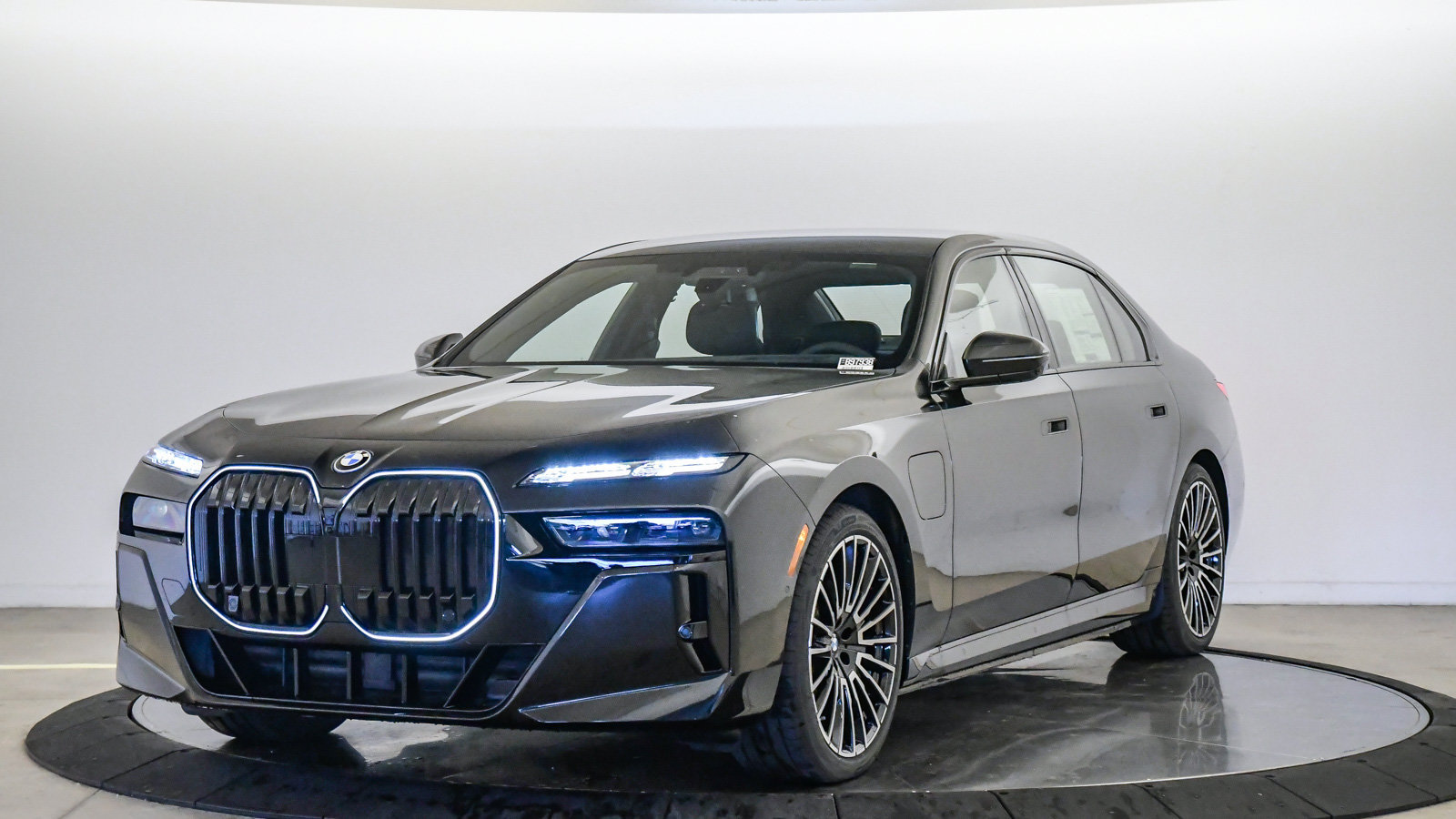 New 2026 BMW 750e xDrive w/ Executive Package