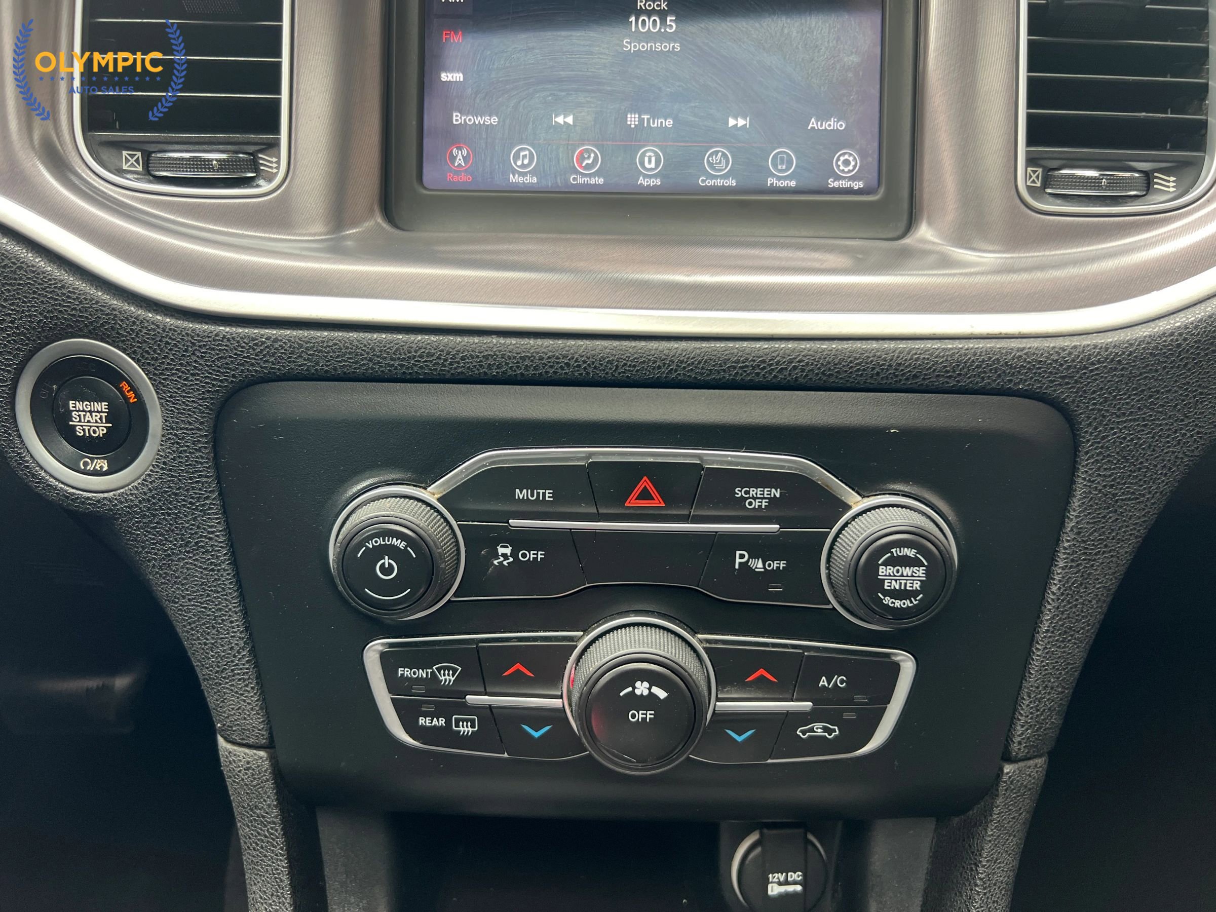 Used 2019 Dodge Charger SXT w/ Leather Interior Group image 32