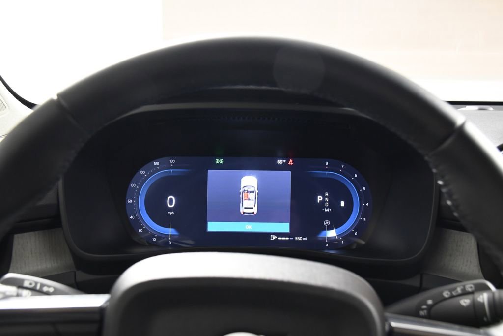 Used 2025 Volvo XC40 B5 Core image 31