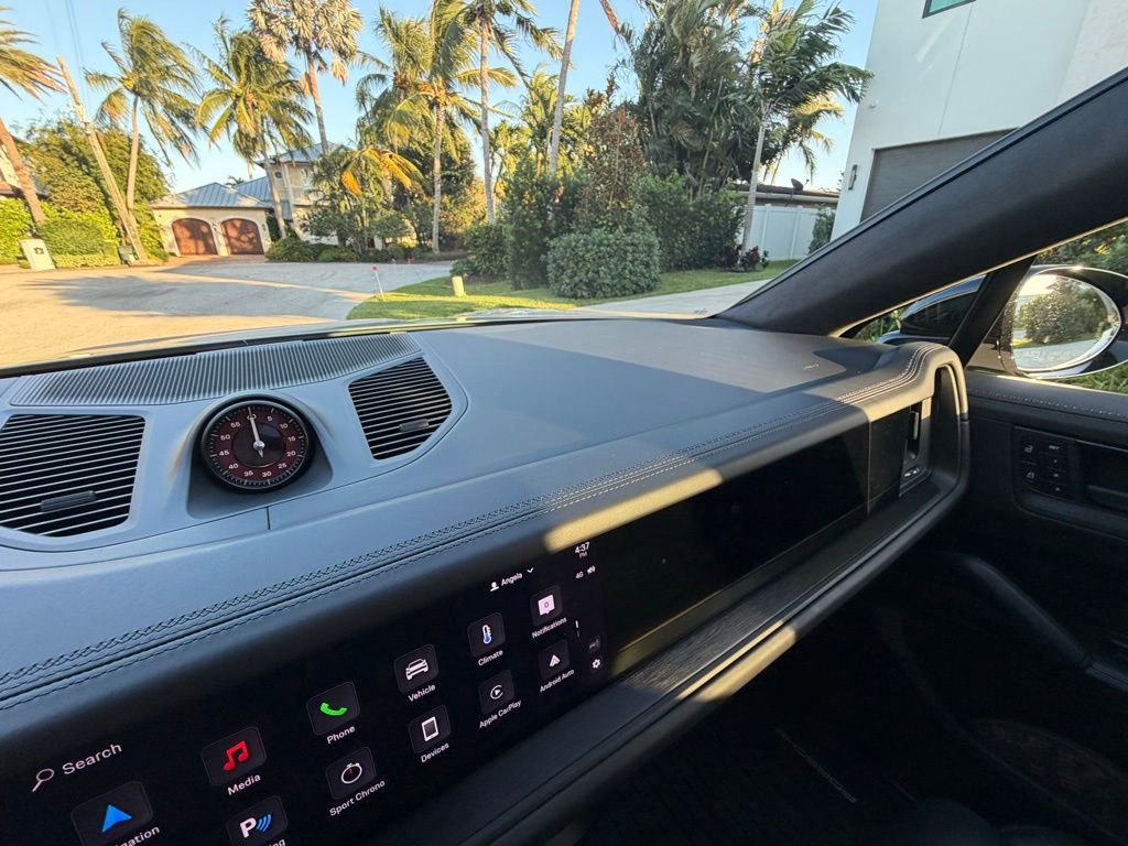 Used 2025 Porsche Cayenne GTS image 12