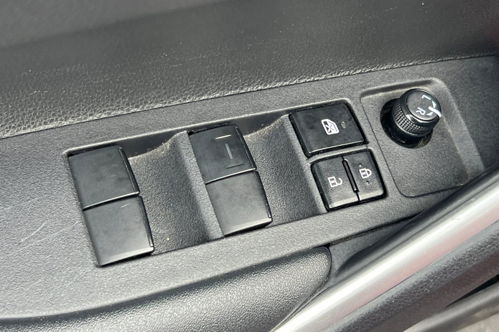 Certified 2023 Toyota Corolla Cross XLE image 14