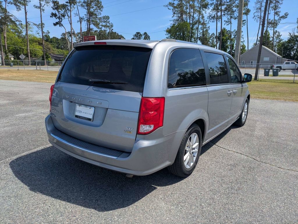 Used 2019 Dodge Grand Caravan SXT image 4