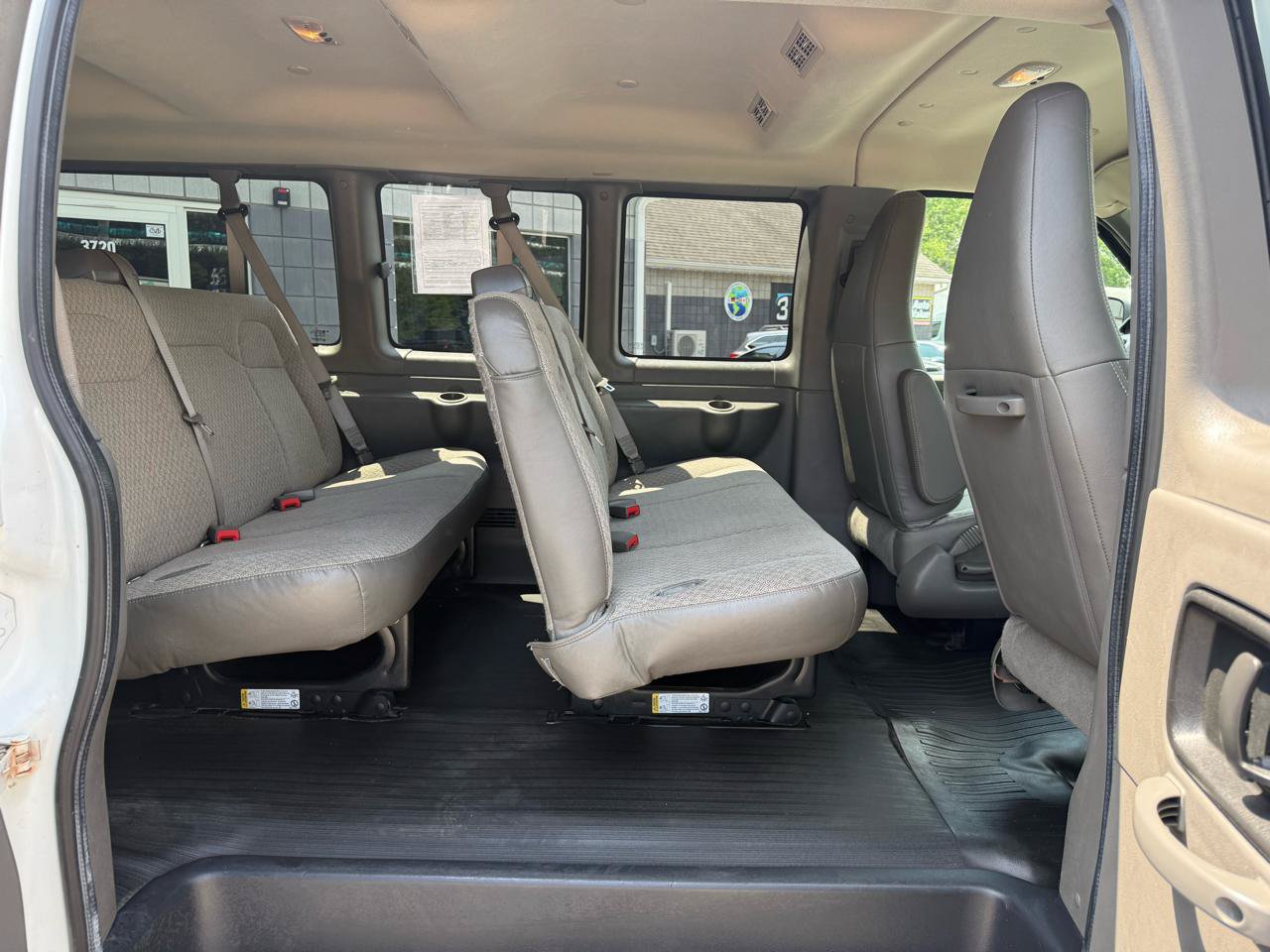 Used 2018 GMC Savana 3500 LS RWD image 12