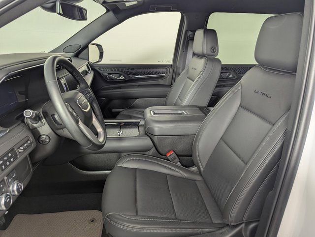 Used 2024 GMC Yukon XL Denali image 15