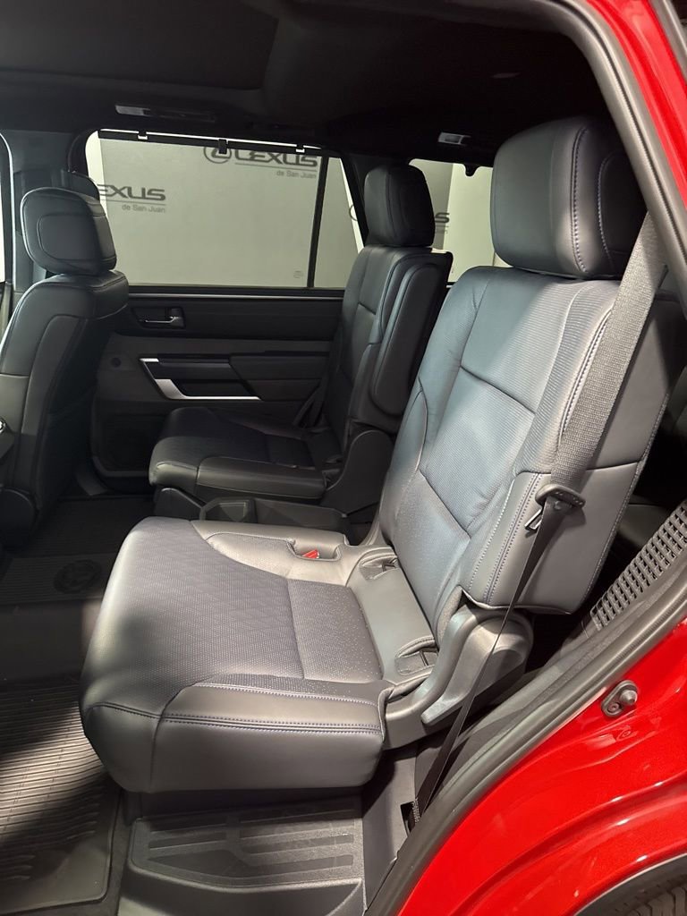 Used 2025 Toyota Sequoia Platinum image 32