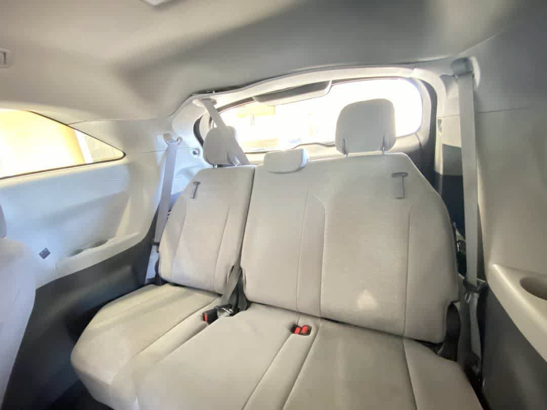 Certified 2024 Toyota Sienna LE FWD image 24
