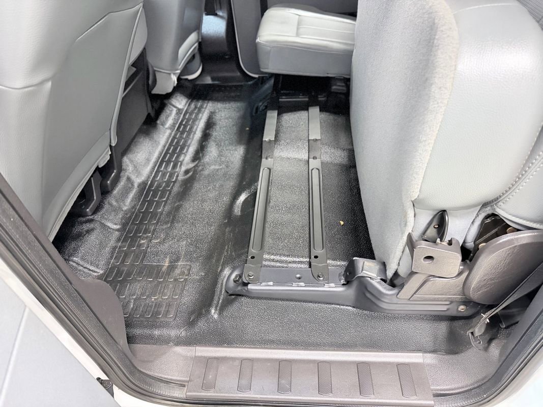 Used 2012 Ford F550 4x4 Crew Cab Super Duty w/ Payload Upgrade Pkg image 37