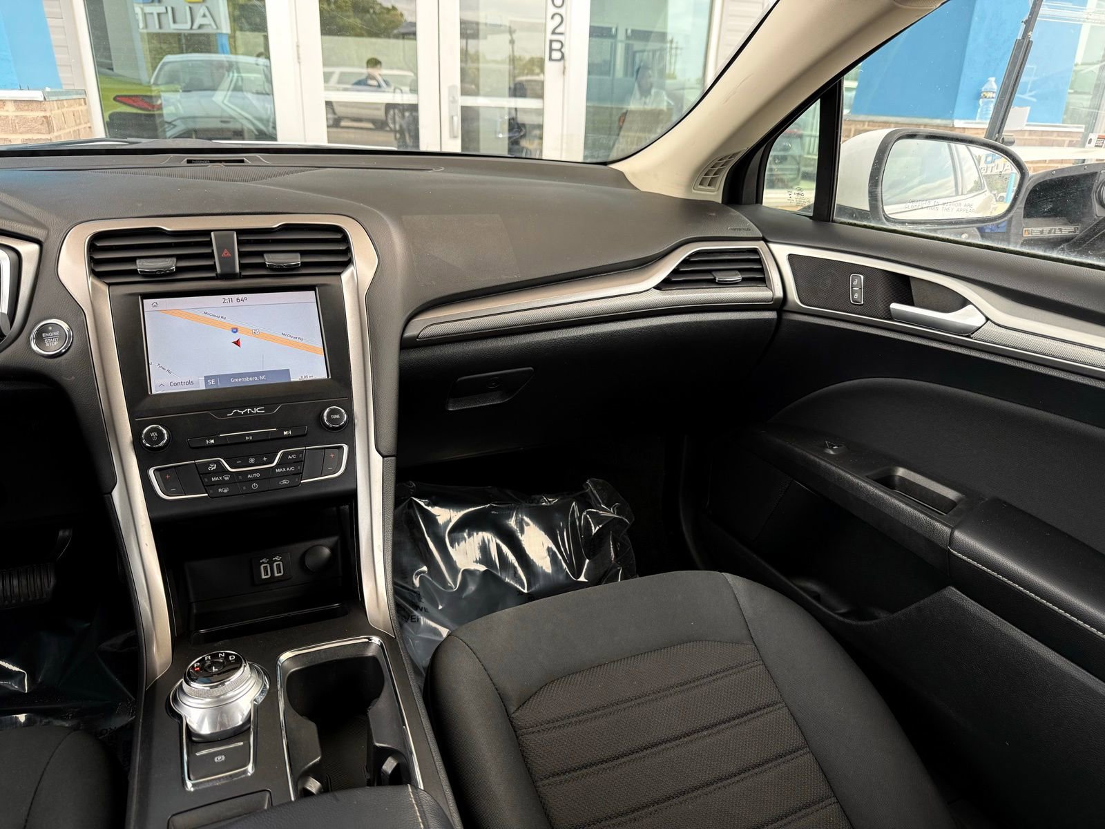 Used 2020 Ford Fusion SE image 25