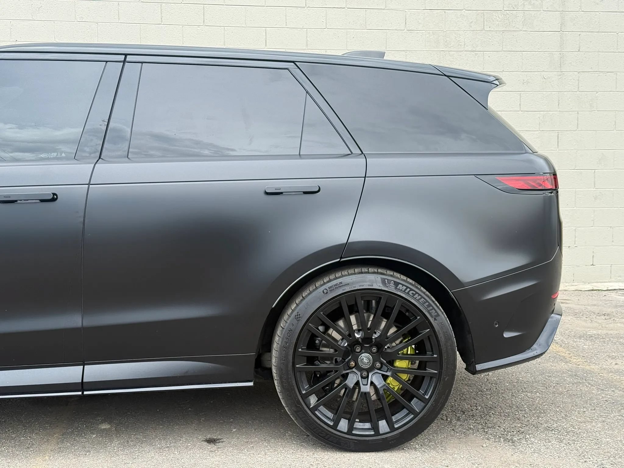 Used 2024 Land Rover Range Rover Sport AWD/4WD image 6