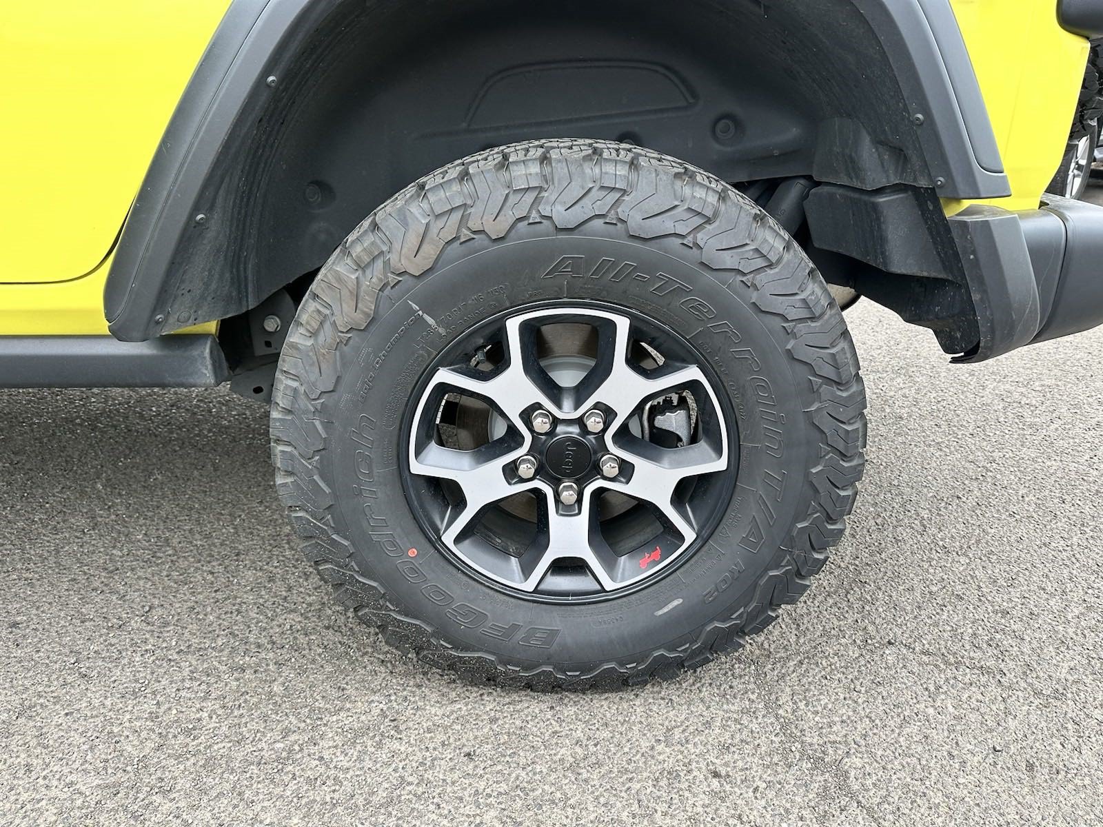Used 2023 Jeep Wrangler Unlimited Rubicon w/ Cold Weather Group AWD/4WD image 25