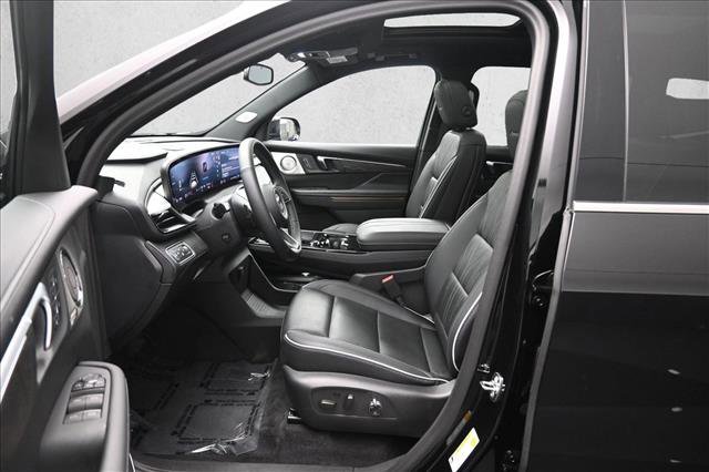 Used 2025 Buick Enclave Avenir w/ Trailering Package, 5000 lbs. AWD/4WD image 9