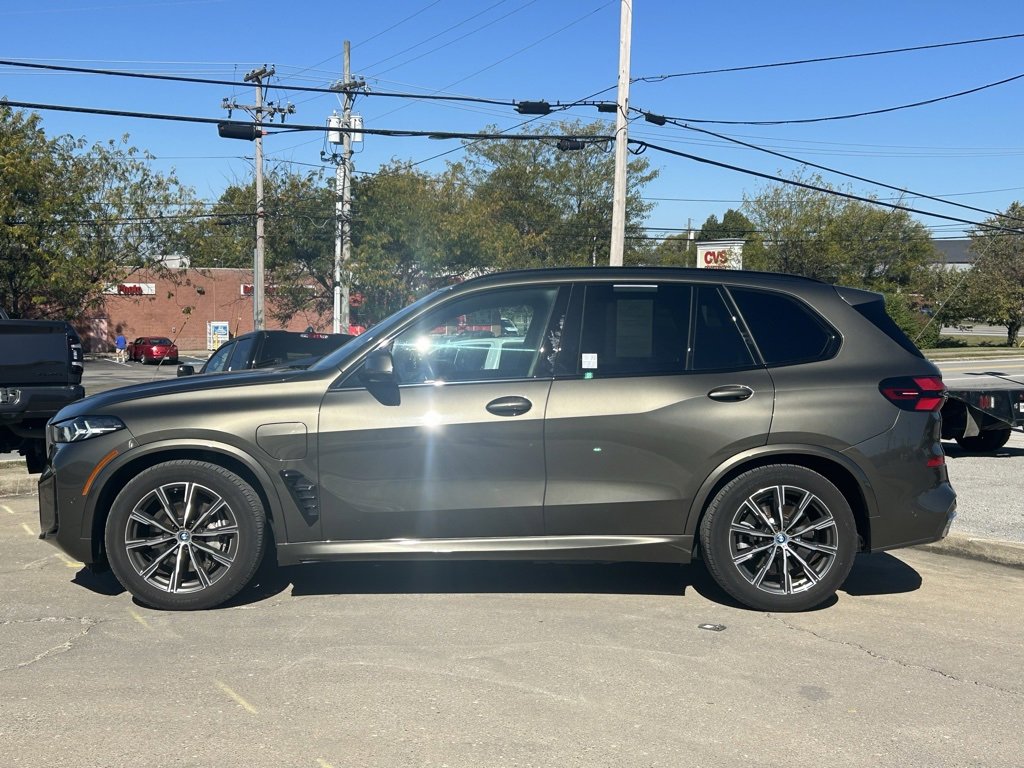 Used 2024 BMW X5 xDrive50e w/ M Sport Package image 9