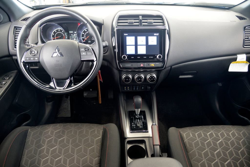 Used 2024 Mitsubishi Outlander Sport ES image 17