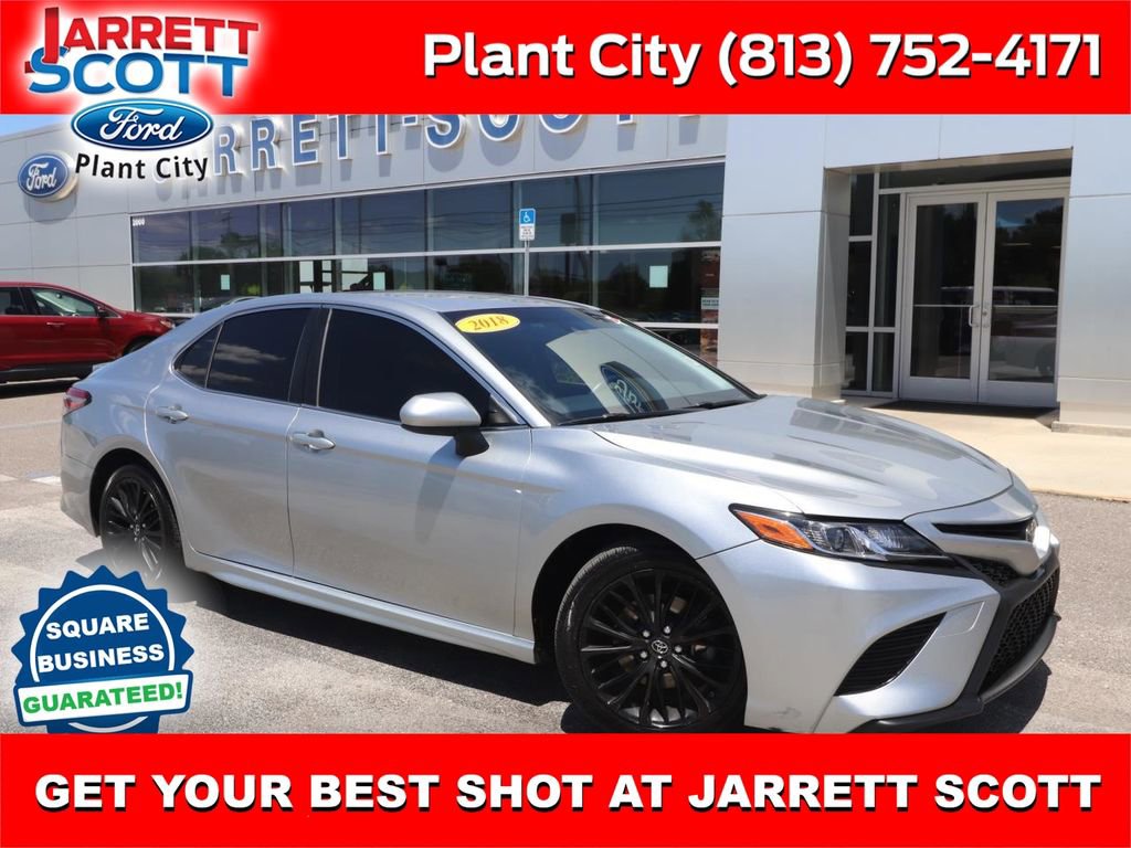 Used 2018 Toyota Camry SE FWD image 1