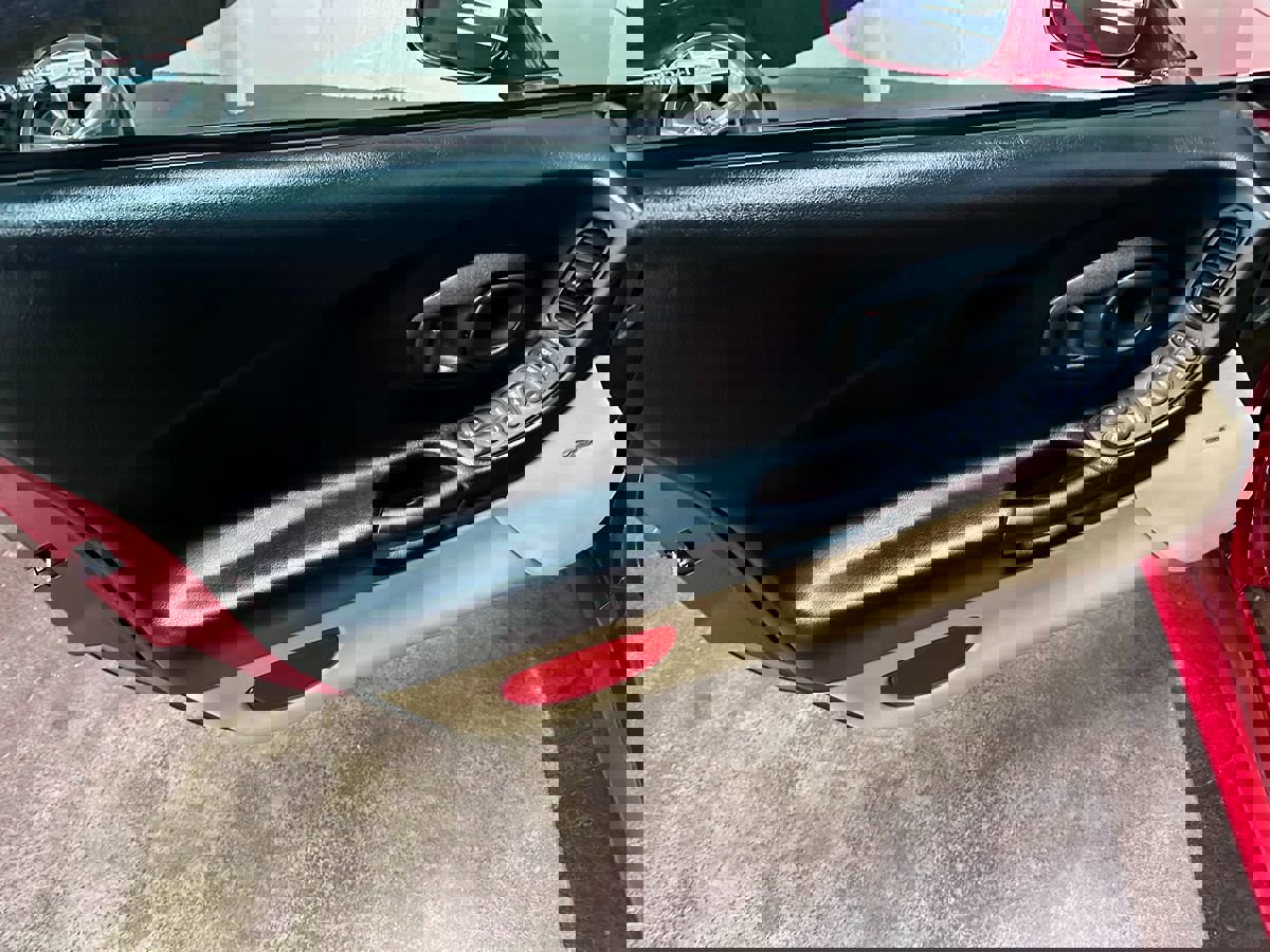 Used 2000 Chevrolet Corvette Coupe w/ Memory Pkg image 11