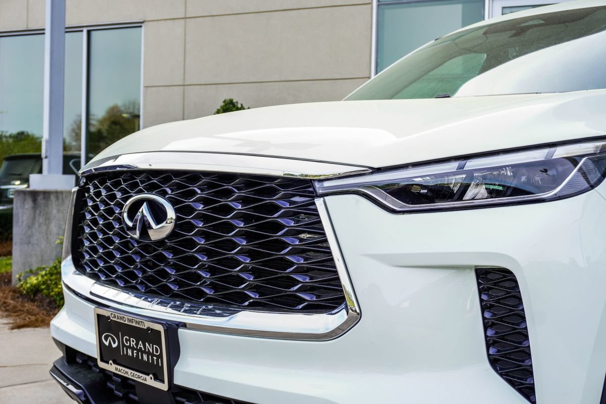 Used 2023 INFINITI QX60 Pure FWD image 2