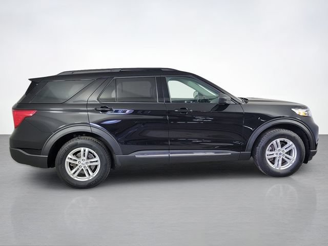 Certified 2023 Ford Explorer XLT w/ Equipment Group 202A AWD/4WD image 2