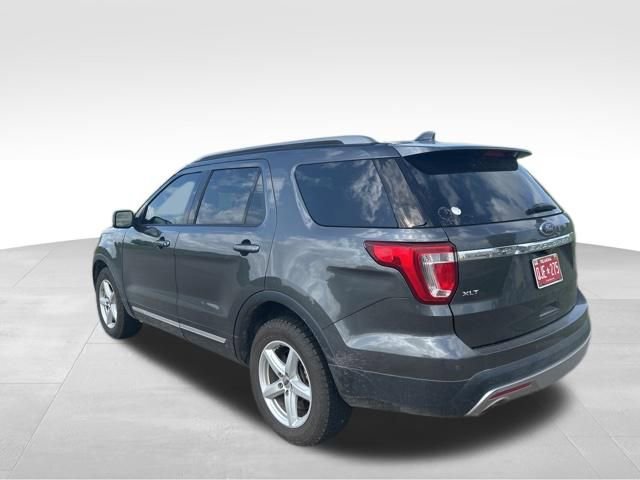 Used 2017 Ford Explorer XLT w/ Equipment Group 202A image 5