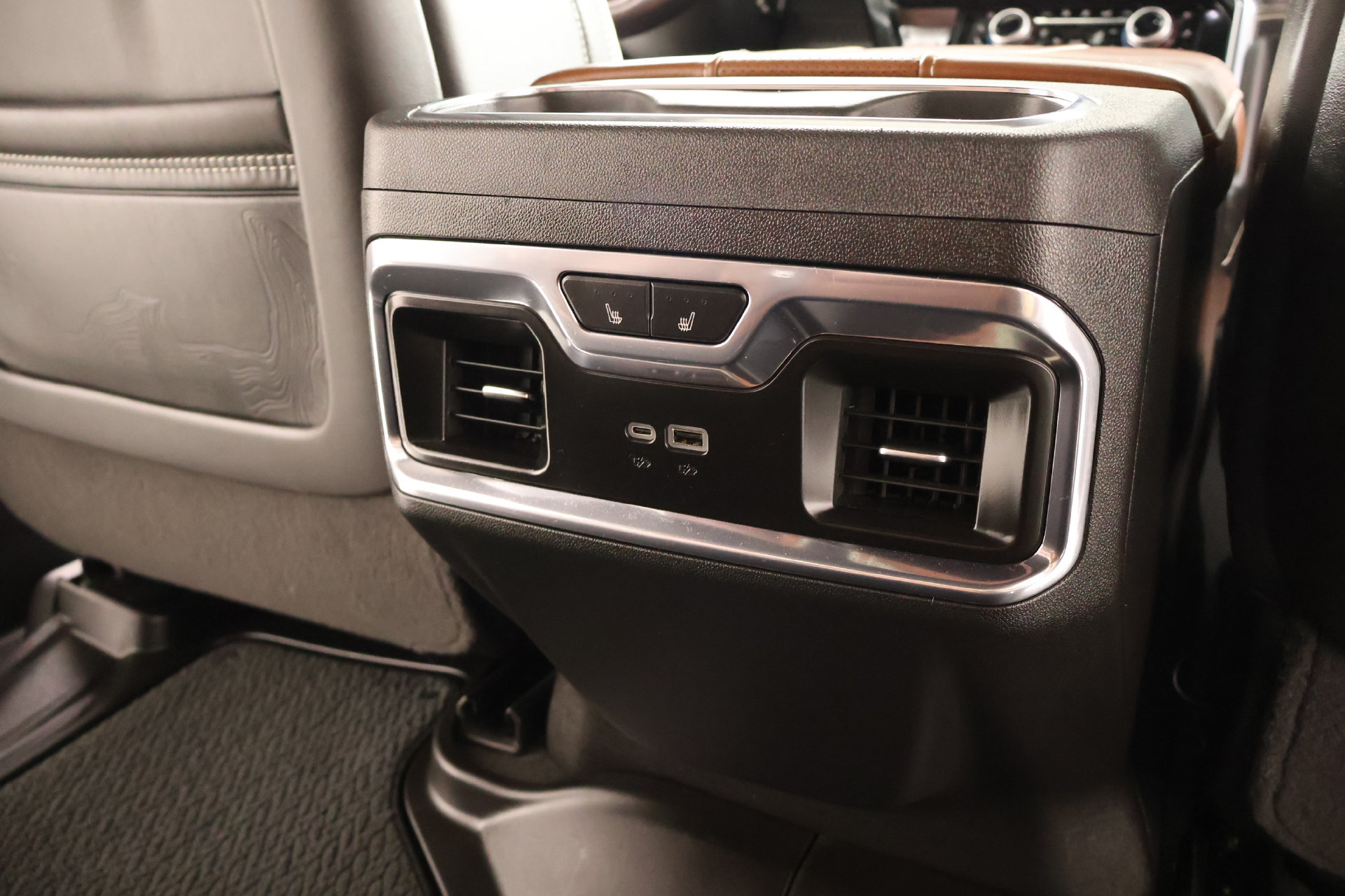 Used 2024 GMC Sierra 1500 Denali Ultimate AWD/4WD image 16