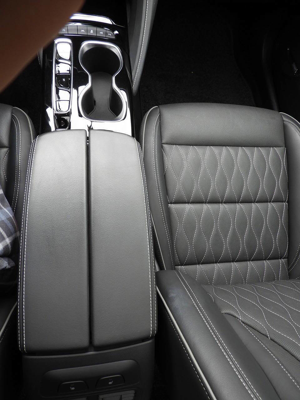 Used 2022 Buick Envision Avenir w/ Technology Package II image 42