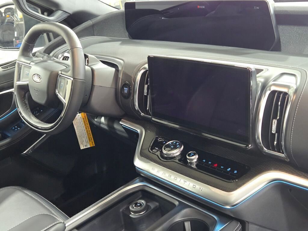 New 2025 Ford Expedition Platinum w/ Stealth Performance Package image 9
